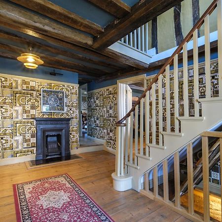 Huge Deluxe 600 Year Old Essex Manor, Hot Tub, Cinema Room, Sky Tv แซฟฟรอนวอลเดน ภายนอก รูปภาพ