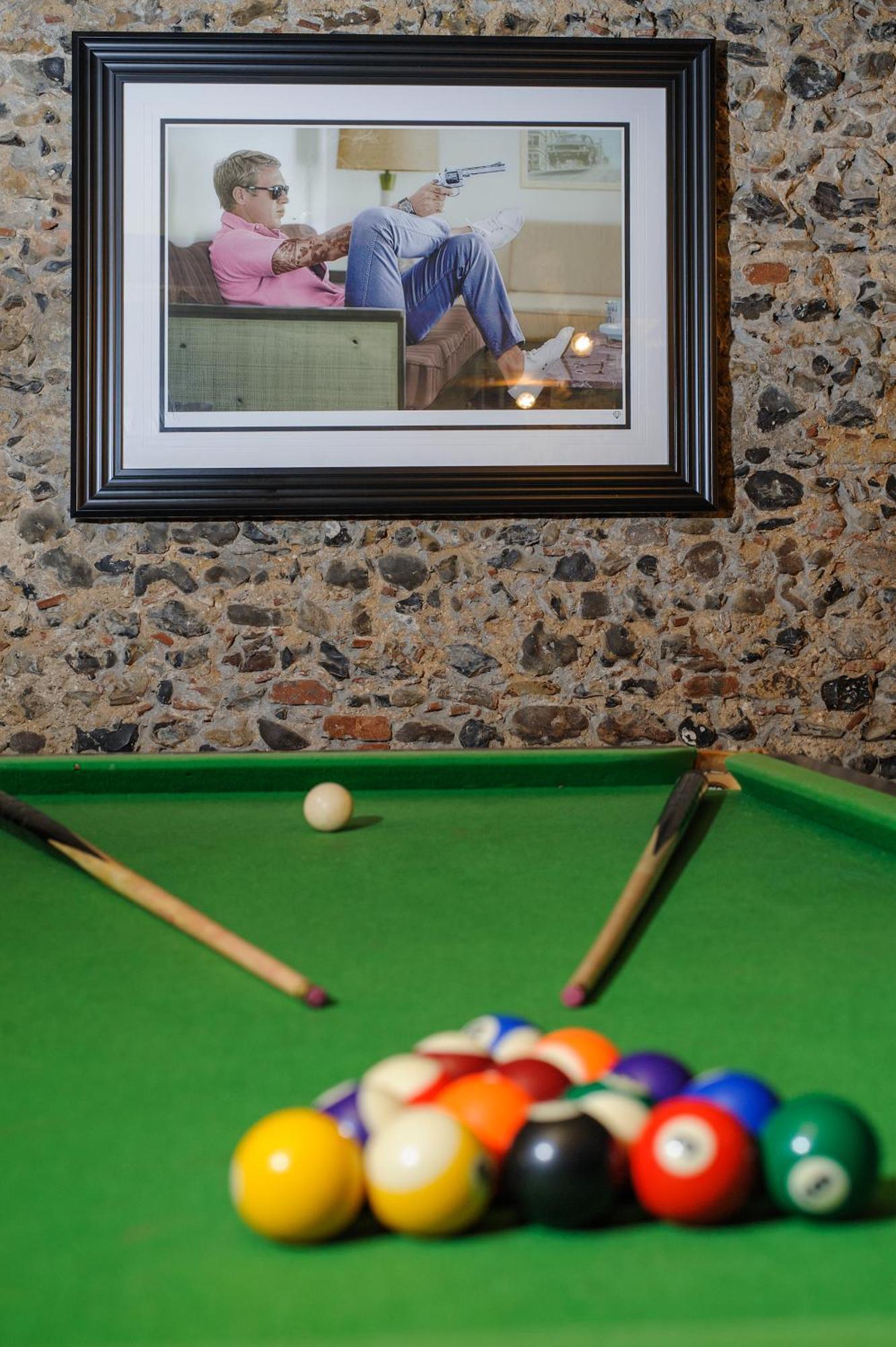 Huge Deluxe 600 Year Old Essex Manor, Hot Tub, Cinema Room, Sky Tv แซฟฟรอนวอลเดน ภายนอก รูปภาพ