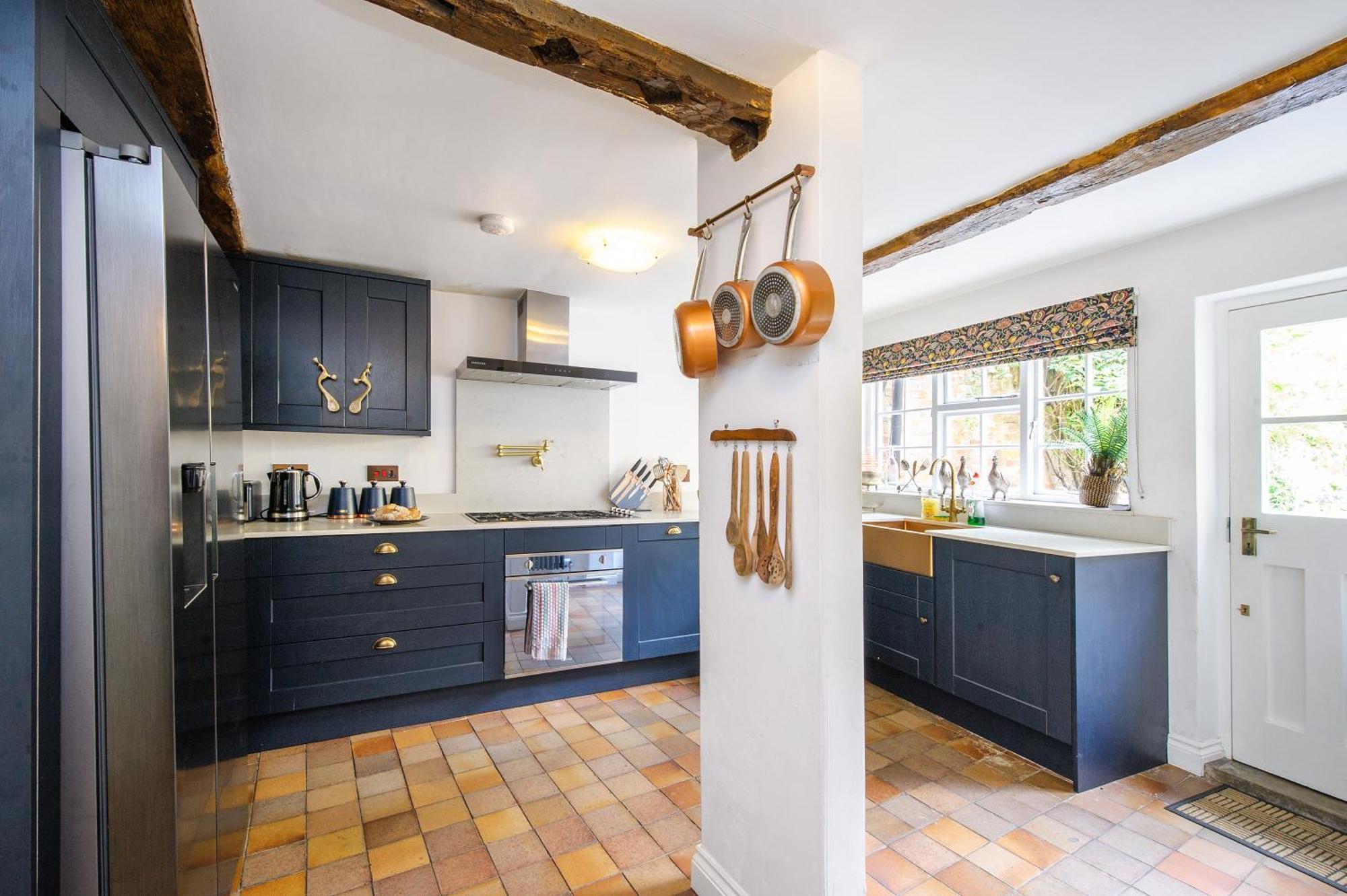 Huge Deluxe 600 Year Old Essex Manor, Hot Tub, Cinema Room, Sky Tv แซฟฟรอนวอลเดน ภายนอก รูปภาพ