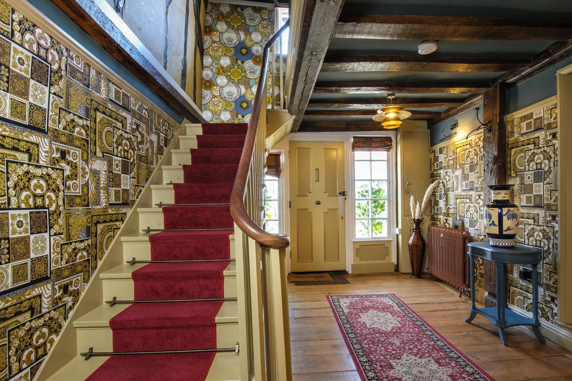 Huge Deluxe 600 Year Old Essex Manor, Hot Tub, Cinema Room, Sky Tv แซฟฟรอนวอลเดน ภายนอก รูปภาพ