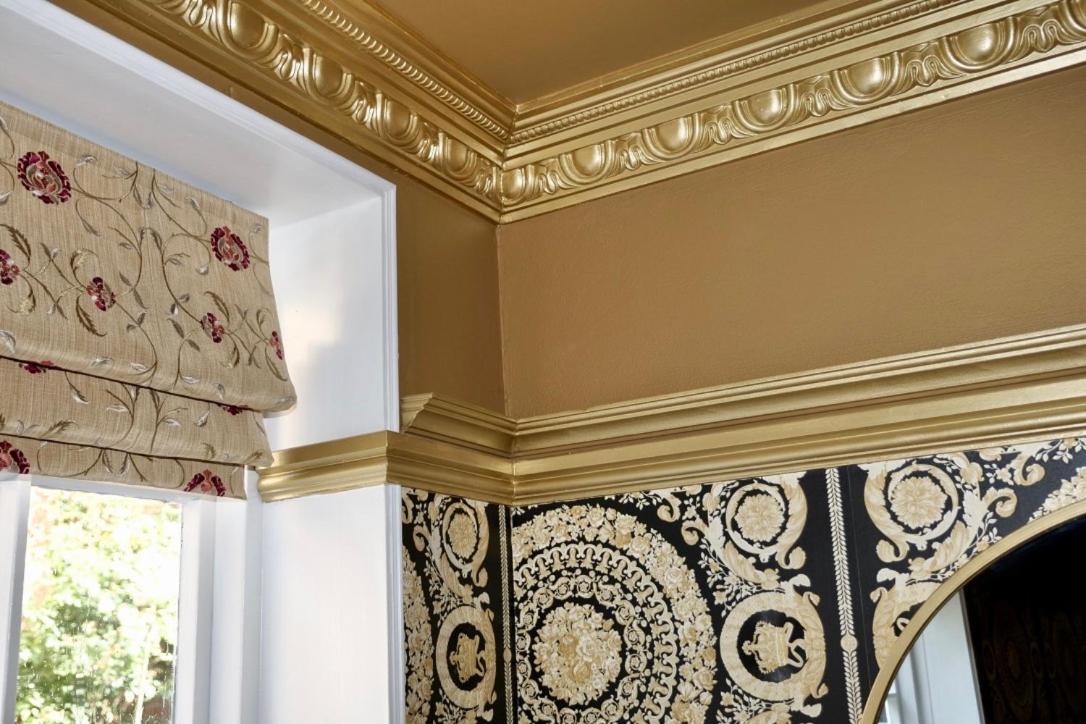 Huge Deluxe 600 Year Old Essex Manor, Hot Tub, Cinema Room, Sky Tv แซฟฟรอนวอลเดน ภายนอก รูปภาพ