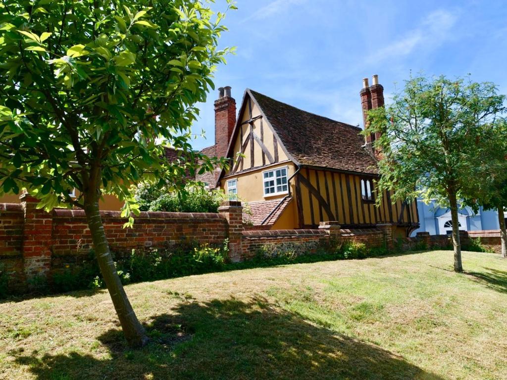 Huge Deluxe 600 Year Old Essex Manor, Hot Tub, Cinema Room, Sky Tv แซฟฟรอนวอลเดน ภายนอก รูปภาพ
