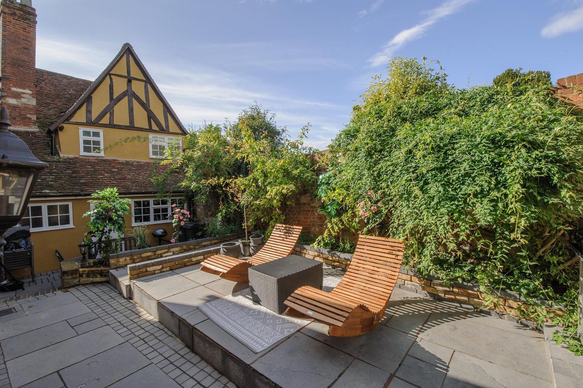 Huge Deluxe 600 Year Old Essex Manor, Hot Tub, Cinema Room, Sky Tv แซฟฟรอนวอลเดน ภายนอก รูปภาพ